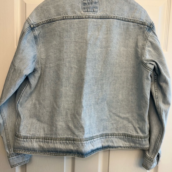 ZIYA denim jean jacket crossroads color. Lighter weight denim. - Picture 3 of 3